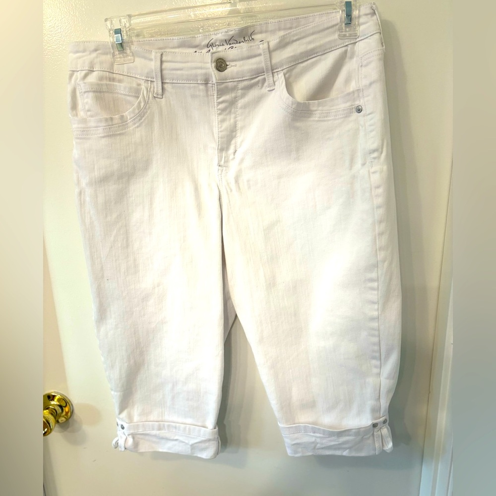 Gloria Vanderbilt white capris size 12